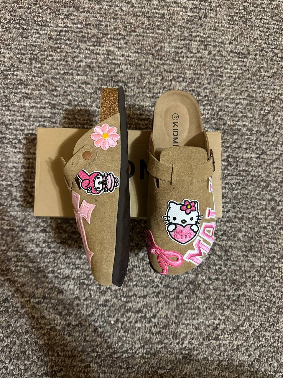 Custom Hello Kitty Tan Clogs – Pink Cross