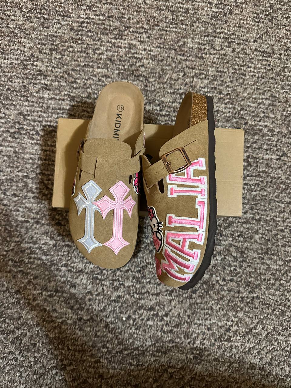 Custom Hello Kitty Tan Clogs – Pink Cross